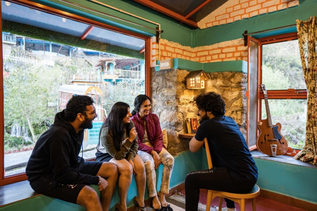 Zostel Plus Mussoorie- Kempty Hostel Luaran gambar